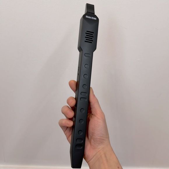 Digital Touch MIDI Saxophone - MicroUSB Rechargeable, Black - Picture 4 of 10